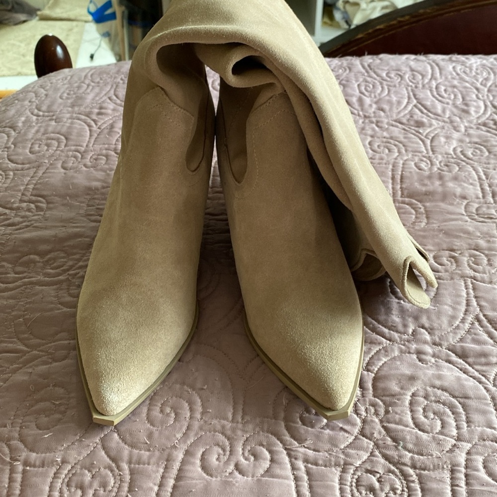 Steve Madden Brondy Taupe 
fully suede knee boots - Picture 2 of 7